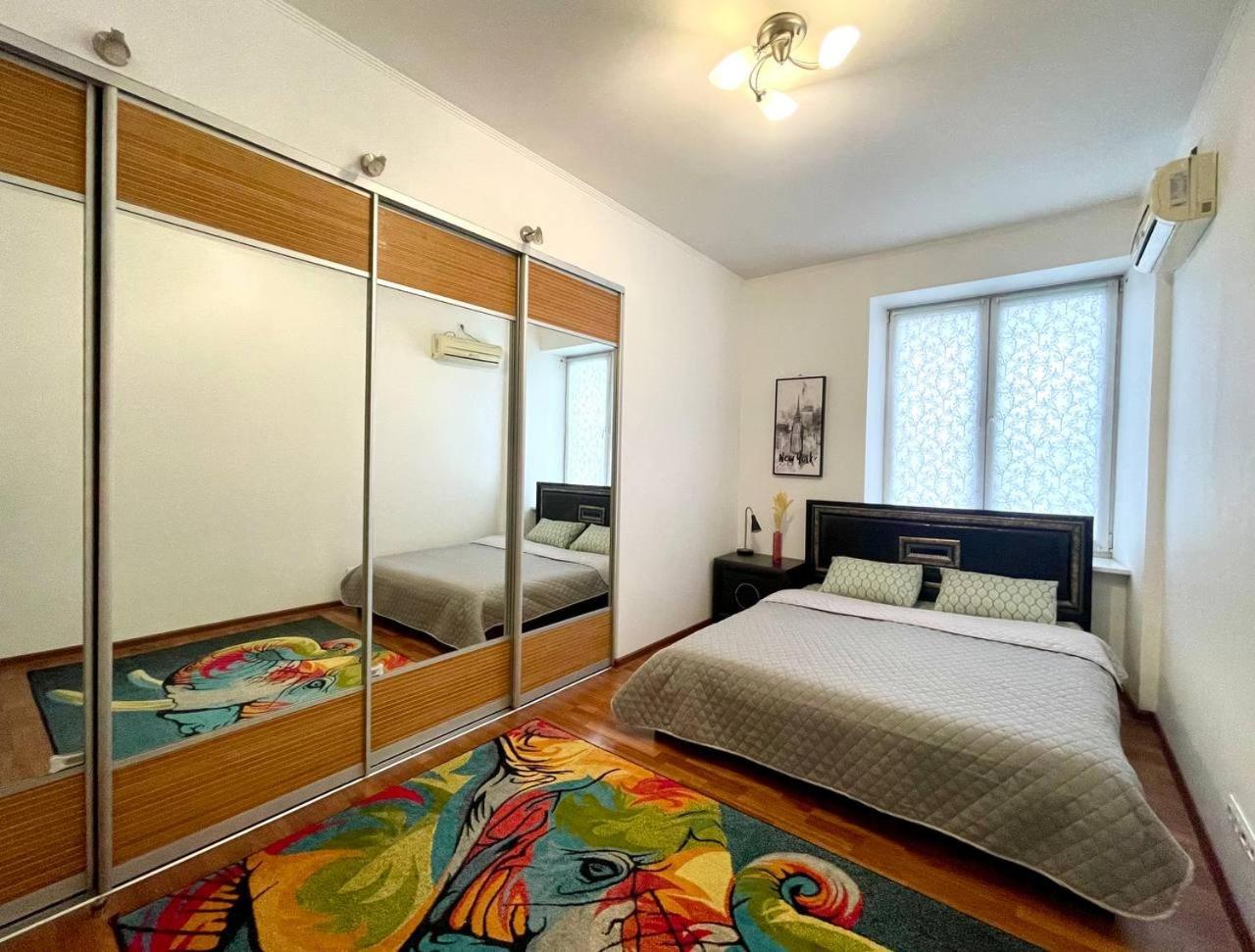 Pavlovskaya Square Appartement Charkov Buitenkant foto